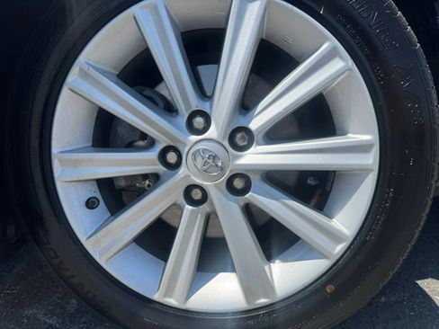 Used 2013 Toyota Camry XLE w/ Convenience Pkg FWD image 16