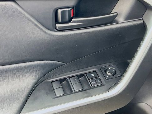 Used 2024 Toyota RAV4 LE image 9