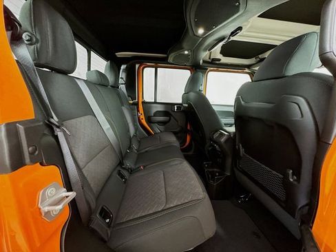 New 2025 Jeep Gladiator Mojave w/ Safety Group image 29