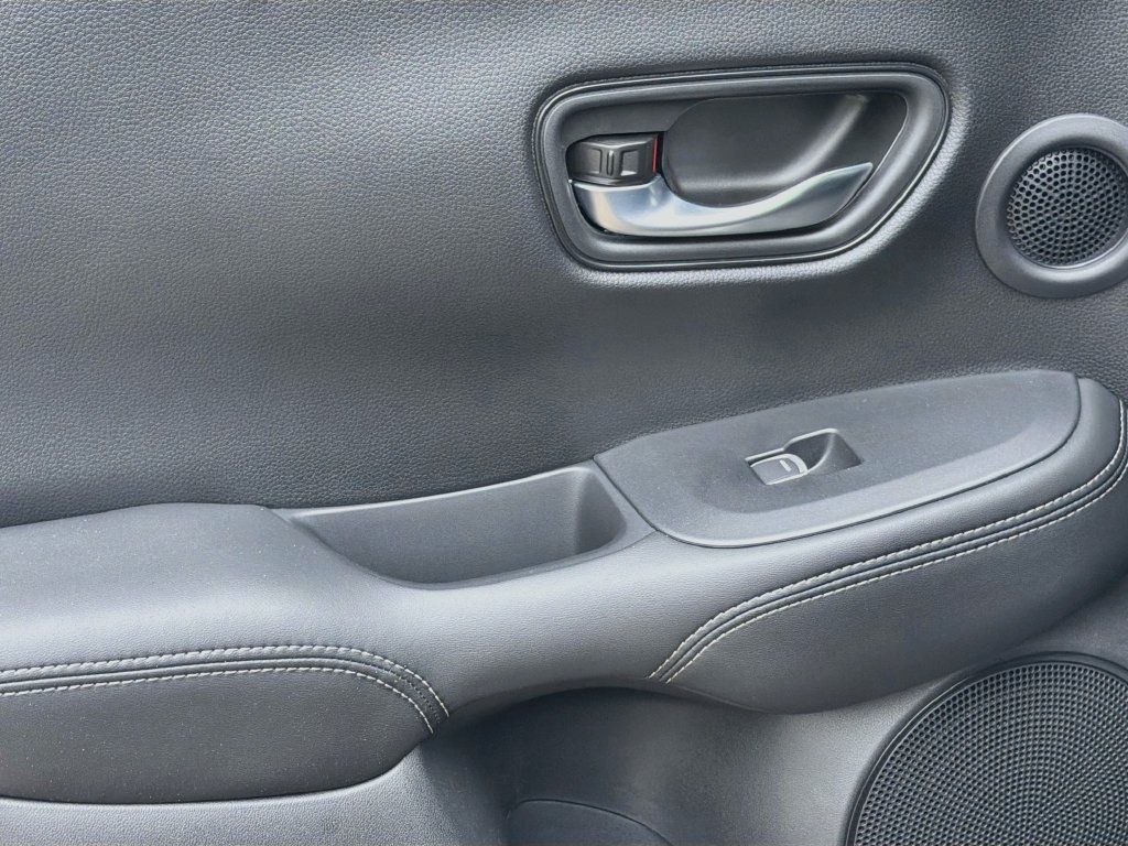 Used 2025 Honda HR-V EX-L image 26