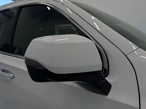 Used 2024 GMC Yukon SLT w/ SLT Luxury Package image 37