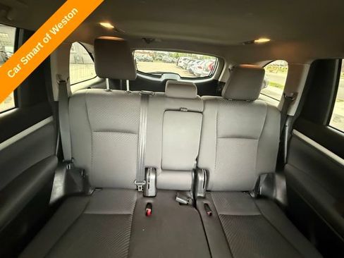 Used 2017 Toyota Highlander LE AWD/4WD image 29