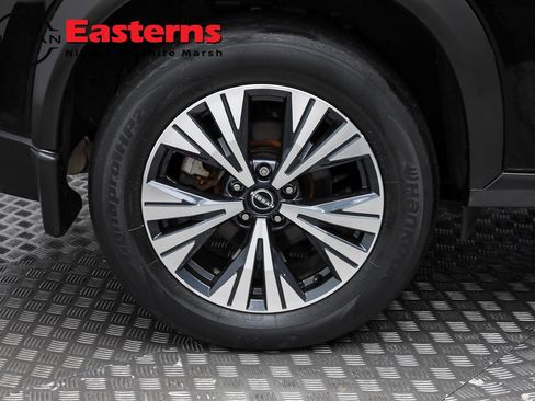 Used 2022 Nissan Rogue SV image 45