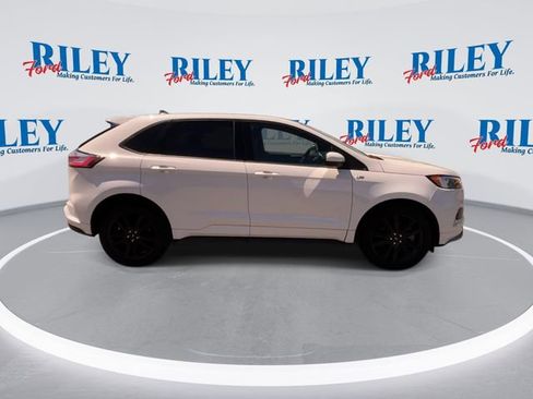 Used 2024 Ford Edge ST-Line w/ Class II Trailer Tow Package AWD/4WD image 10