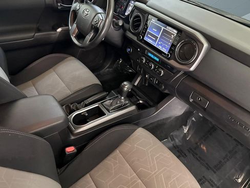 Used 2023 Toyota Tacoma TRD Sport w/ Black Out Package (TMS) image 31