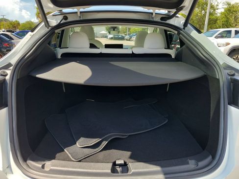 Used 2023 Tesla Model Y Long Range AWD/4WD image 28