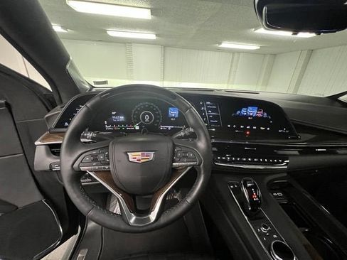 Used 2024 Cadillac Escalade Sport Platinum w/ Heavy-Duty Trailer Package AWD/4WD image 16