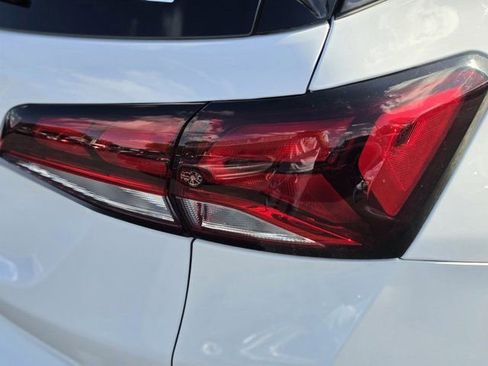 Used 2024 Chevrolet Equinox LT image 7