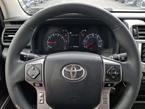 Used 2022 Toyota 4Runner SR5 Premium w/ Moonroof Package RWD image 25