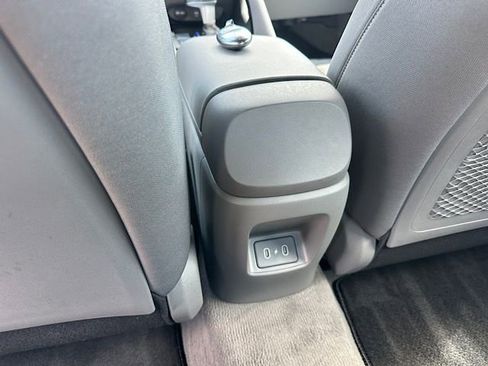 Used 2025 Hyundai Elantra SEL FWD image 20