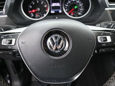 Used 2021 Volkswagen Tiguan SEL image 28