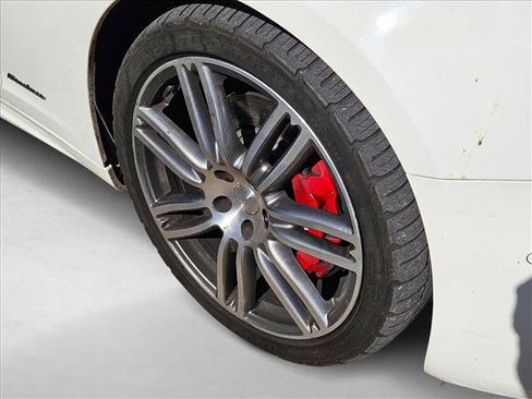 Used 2018 Maserati Ghibli S GranLusso image 5