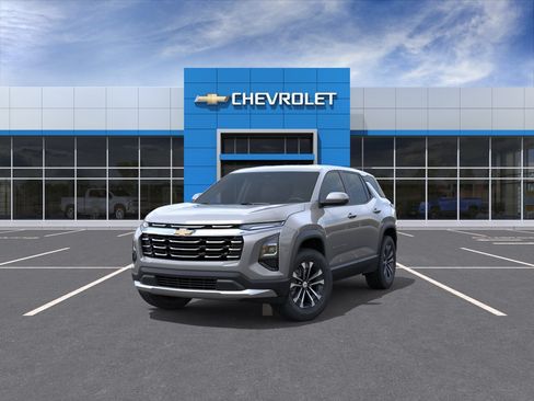 New 2027 Chevrolet Equinox LT w/ LPO, Floor Liner Package FWD image 8