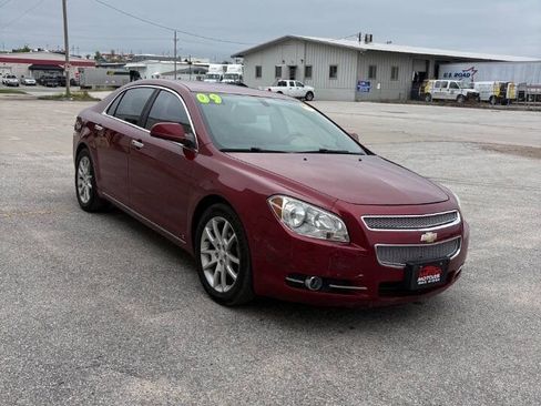 Used 2009 Chevrolet Malibu LTZ FWD image 1