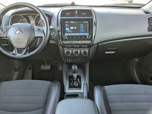 Used 2025 Mitsubishi Outlander Sport 2.0 SE image 15