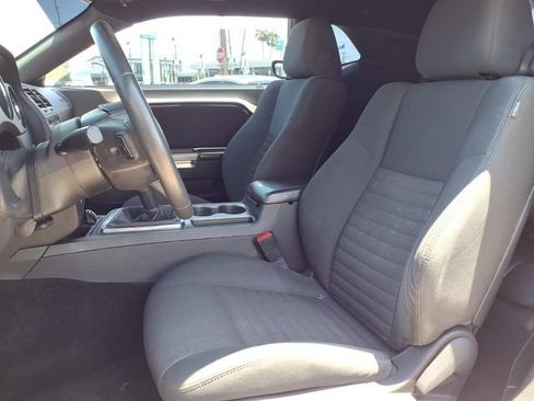 Used 2014 Dodge Challenger R/T RWD image 21