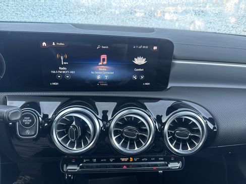 Used 2022 Mercedes-Benz CLA 250 4MATIC image 23