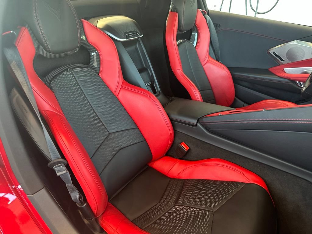 Used 2025 Chevrolet Corvette Z06 RWD image 20