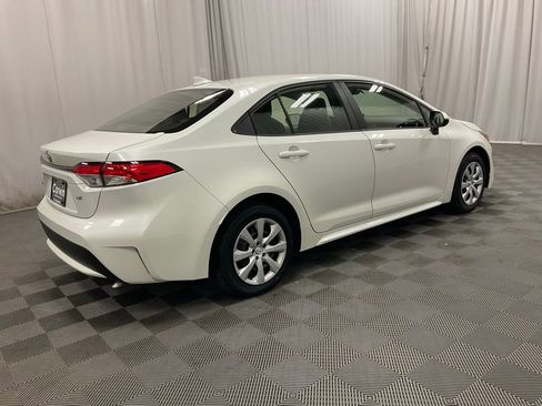 Used 2020 Toyota Corolla LE image 2