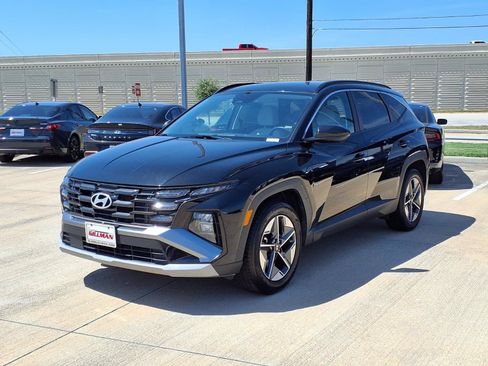 Used 2025 Hyundai Tucson SEL FWD image 4