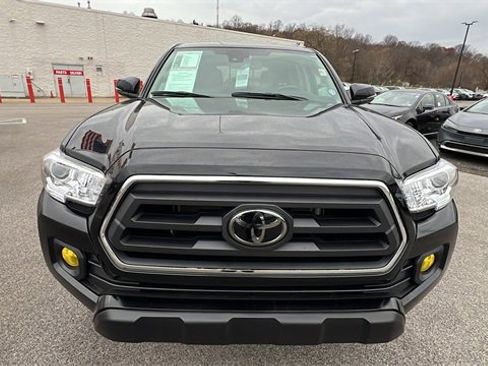 Certified 2022 Toyota Tacoma SR5 image 9