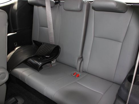 Used 2023 Toyota Highlander Limited AWD/4WD image 18
