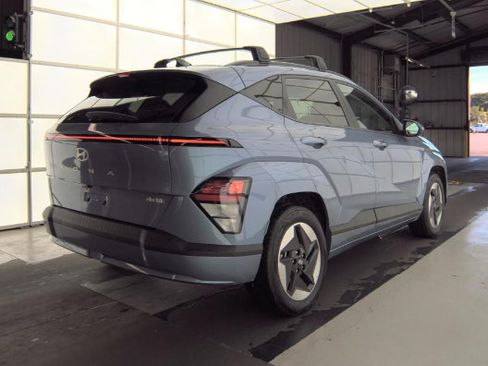 Used 2024 Hyundai Kona SEL FWD image 2
