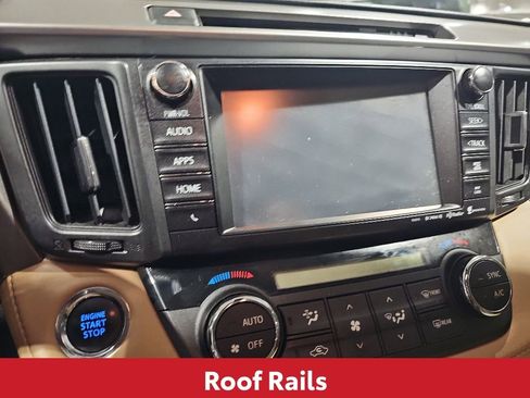 Used 2018 Toyota RAV4 XLE FWD image 12