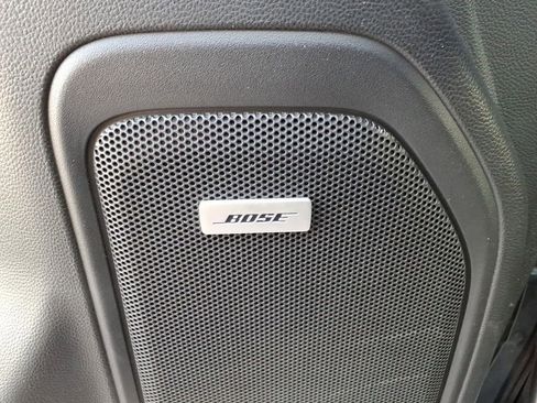 Used 2021 GMC Sierra 1500 SLT w/ SLT Convenience Package image 17