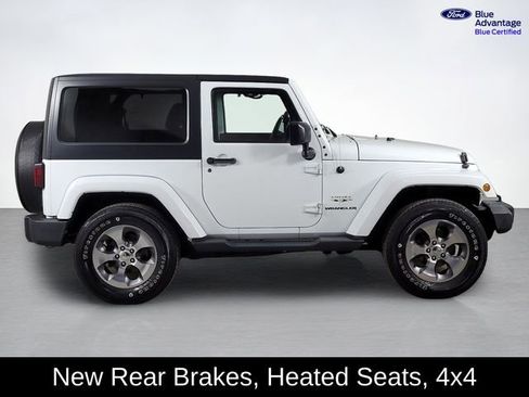 Used 2017 Jeep Wrangler Sahara w/ Connectivity Group AWD/4WD image 2