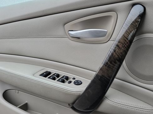 Used 2009 BMW 128i Convertible RWD image 30
