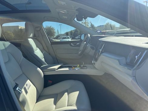 Certified 2024 Volvo XC60 B5 Core w/ Protection Package Premier image 9