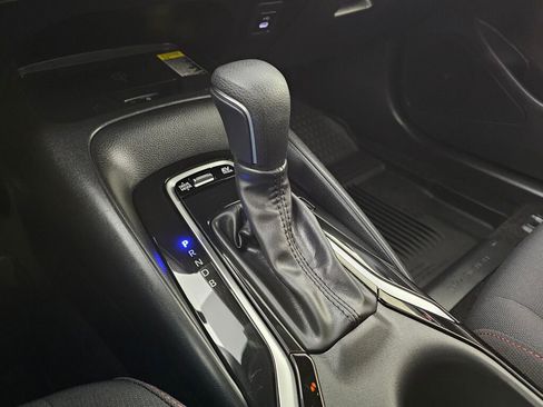 Used 2025 Toyota Corolla SE w/ SE Premium Package image 29