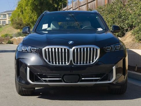 New 2026 BMW X5 xDrive50e w/ Executive Package image 3