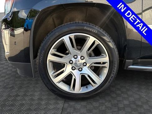 Used 2017 Cadillac Escalade ESV Luxury RWD image 14