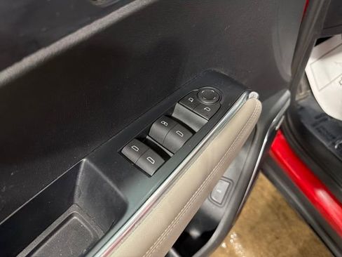 Used 2024 GMC Acadia Elevation image 14