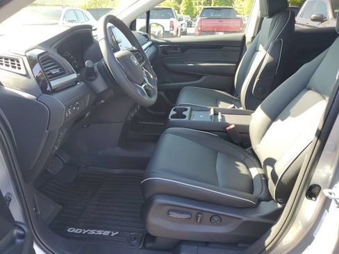 New 2026 Honda Odyssey Touring image 19