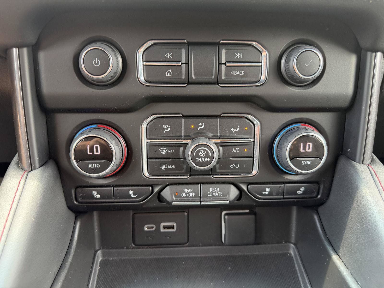 Used 2022 Chevrolet Suburban RST w/ Luxury Package AWD/4WD image 16