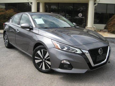 Used 2019 Nissan Altima 2.5 SL AWD/4WD image 2