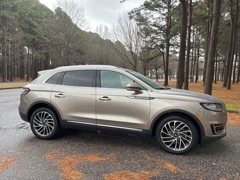 Used 2020 Lincoln Nautilus Reserve w/ Equipment Group 201A image 3