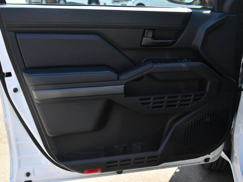 Used 2024 Toyota Tacoma SR5 AWD/4WD image 13