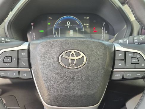 Used 2025 Toyota Grand Highlander AWD Hybrid image 16