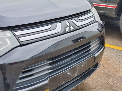 Used 2014 Mitsubishi Outlander ES FWD image 3