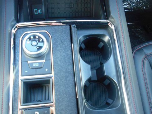 Used 2024 Ford Expedition Limited image 33