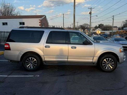 Used 2017 Ford Expedition EL XLT image 6