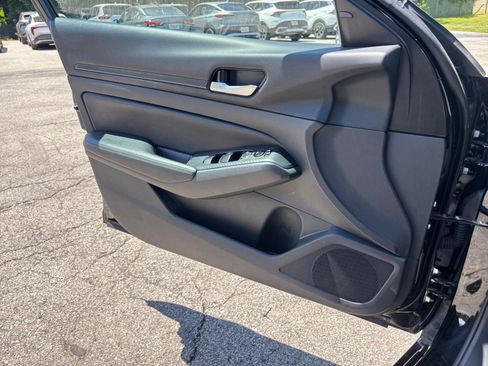 Used 2025 Nissan Altima 2.5 SV FWD image 18