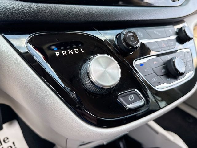 Used 2020 Chrysler Pacifica Touring-L Plus FWD image 20