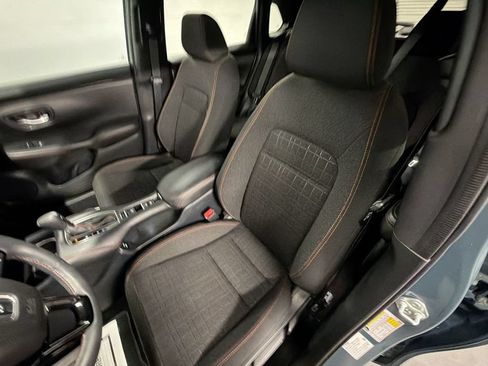 Used 2025 Honda HR-V Sport image 18