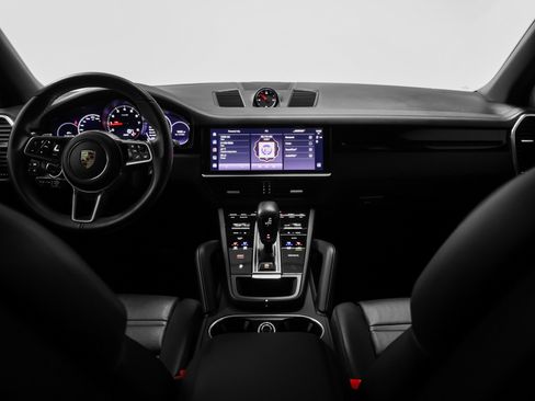 Used 2023 Porsche Cayenne Platinum Edition image 29