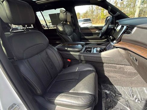 Used 2023 Jeep Grand Wagoneer 4WD image 23